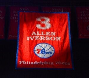 Ídolo do Philadelphia 76ers, Allen Iverson é homenageado e vê sua camisa 3 ser imortalizada