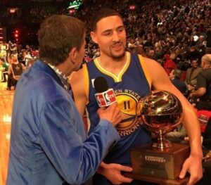 Klay Thompson arrasa, supera Stephen Curry e vence Torneio de Três Pontos