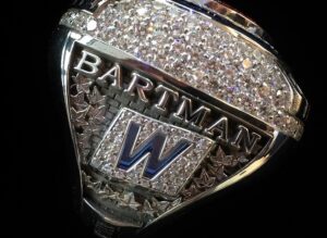 Chicago Cubs dá anel de campeão da World Series a torcedor amaldiçoado