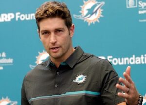 Jay Cutler afirma que não vai demorar muito para entrar em forma