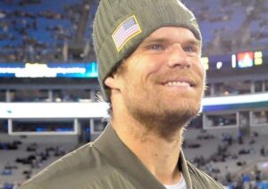 Minnesota Vikings não está satisfeito com Greg Olsen comentando jogo do time