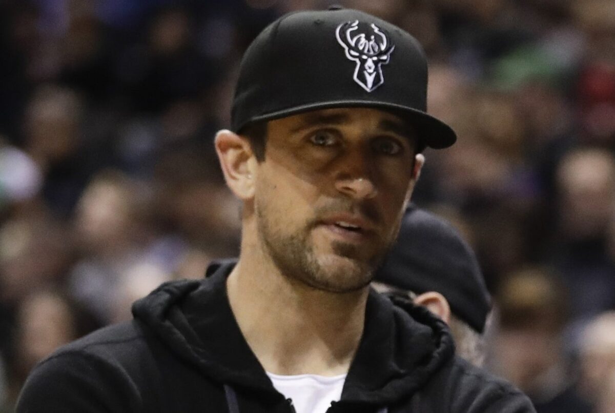 Aaron Rodgers se torna dono minoritário do Milwaukee Bucks