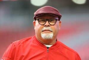 Tampa Bay Buccaneers contrata Bruce Arians como seu novo head coach