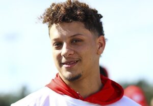 Kansas City Chiefs proíbe quarterback Patrick Mahomes de jogar basquete