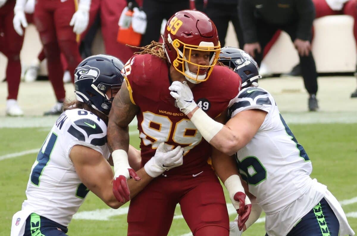 Implacável e ousado, Chase Young é eleito o Calouro Defensivo do Ano