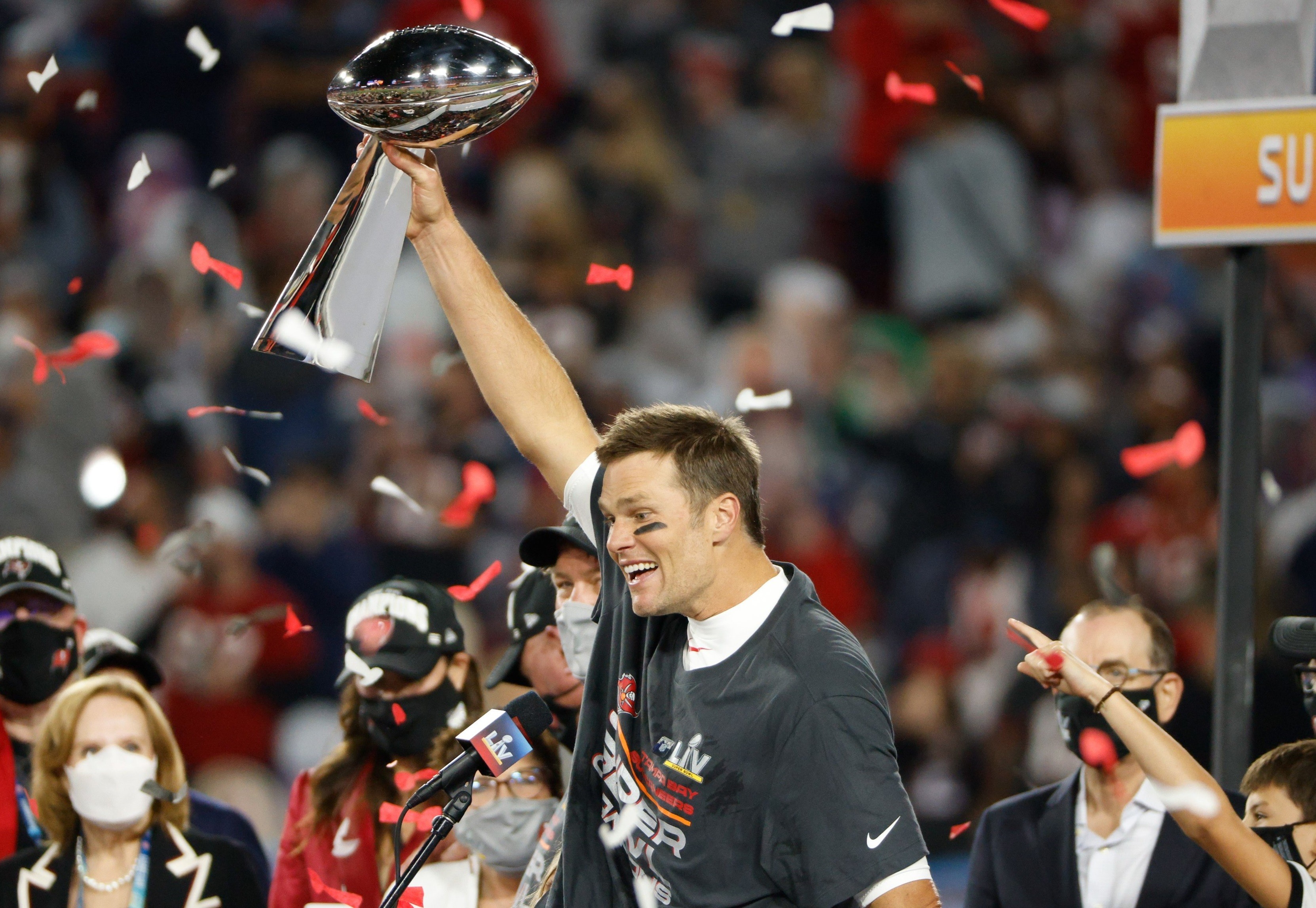 Tom Brady leva quinto MVP de Super Bowl e mostra que a NFL é do número 12