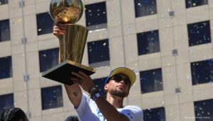 Stephen Curry – Notícias, estatísticas e salário