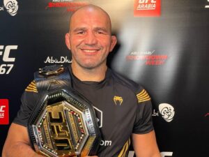 Aos 42 anos, Glover Teixeira se torna campeão do UFC e exemplo de superação