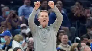 Steve Kerr quase barrou Stephen Curry em jogo de recorde no Madison Square Garden