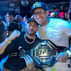 Encontro de feras: Charles do Bronx e Neymar prestigiam festa em São Paulo
