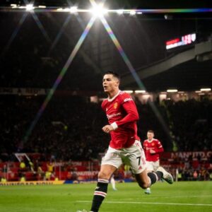 Khabib revela conversa em que Cristiano Ronaldo lhe garantiu que sairia do Real Madrid e Juventus