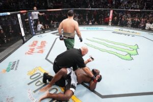 Derrick Lewis x Tai Tuivasa como aconteceu – Resultado, destaque e reação