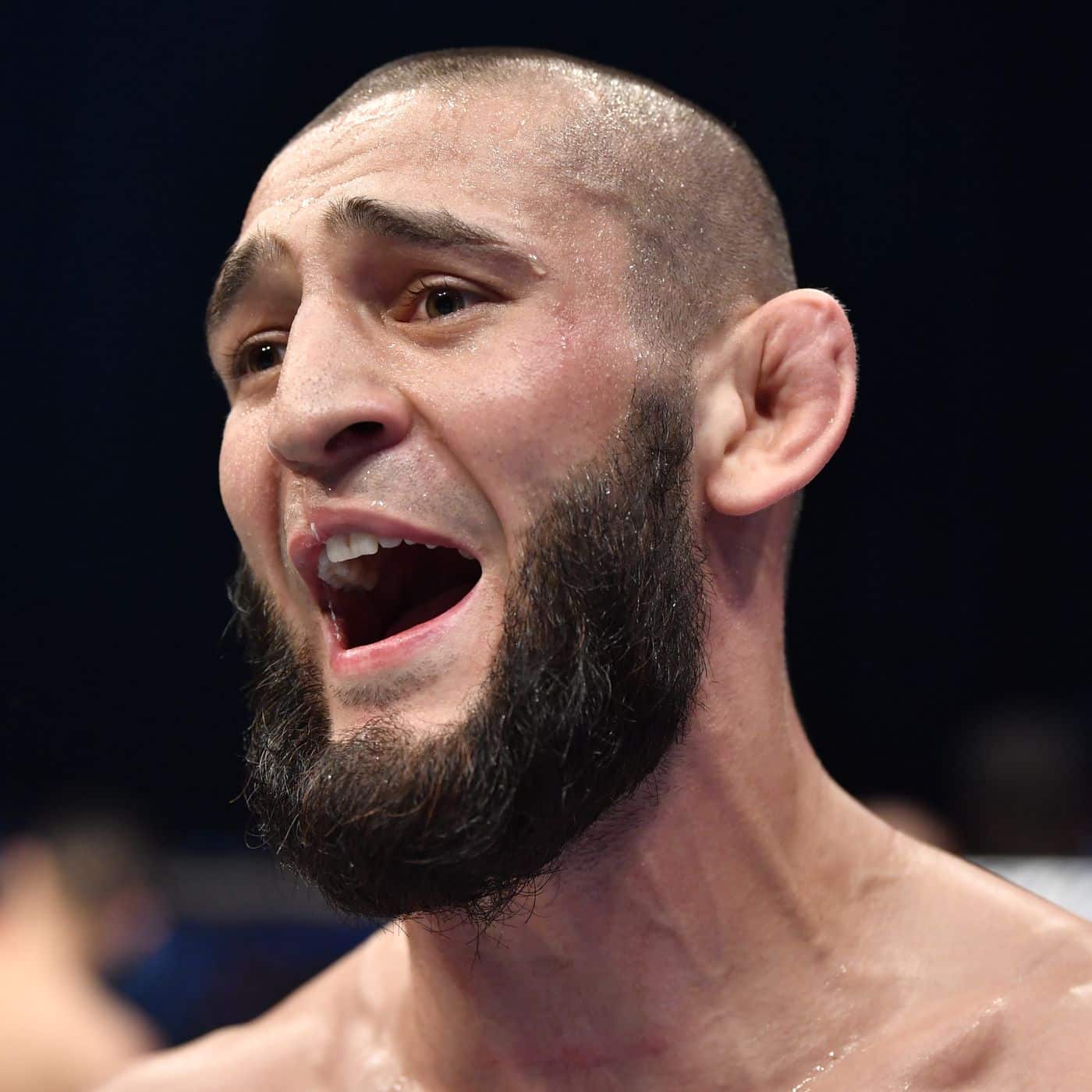 Gilbert Durinho e Khamzat Chimaev trocam farpas e sueco diz vai arrancar “alma” do brasileiro