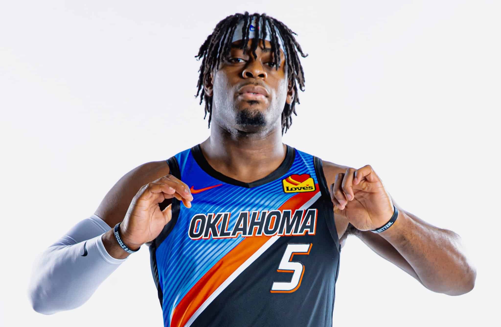 Lu Dort se torna agente livre restrito para a temporada 2022-23