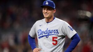 Corey Seager – Notícias, estatísticas e salário