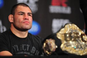 Cain Velasquez é liberado após tentativa de homicídio