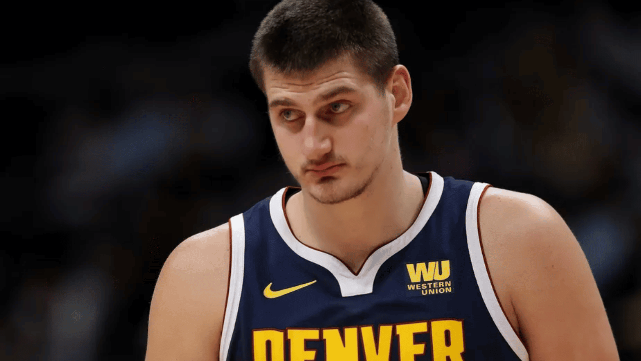 Nikola Jokic afastado por protocolo Covid-19