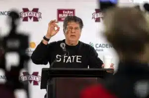 Pioneiro no futebol americano morre aos 61 anos