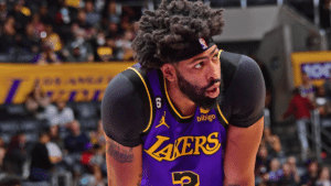 Lakers vence jogo em que Anthony Davis sente desconforto no pé