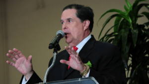 Narrador da NBA tem mal súbito durante transmissão