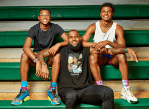 Filhos de Lebron James assinam com a Klutch Sports