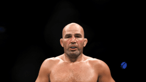 Mudança de planos! Glover Teixeira lutará mais cedo pelo cinturão