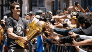 Vai embora? Contrato de General Manager do Warriors vence em junho