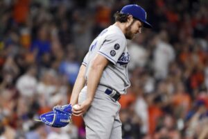 Trevor Bauer é reintegrado após dois anos de suspensão