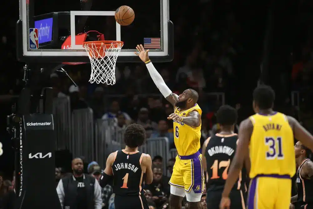 LeBron James e a atuação brilhante no aniversário