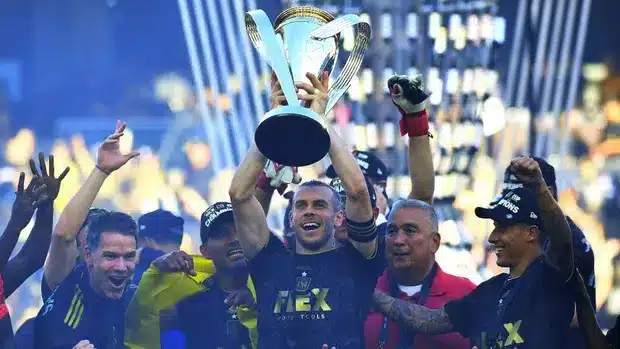 Campeão da MLS cogita carreira no golfe após aposentadoria do futebol