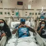 NFL: Hamlin é transferido de hospital para iniciar trabalho de recuperação