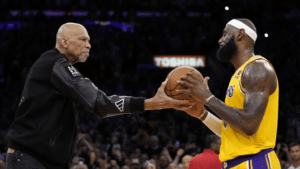 LeBron James fala sobre emoção após superar Kareem Abdul-Jabbar