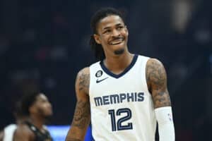 NBA: Ja Morant volta a jogar depois de punição da liga por post com arma