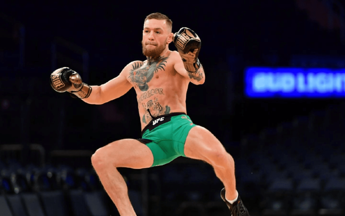 Conor McGregor é anunciado em evento do UFC para maio