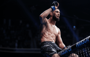 Khamzat Chimaev acredita em luta contra Robert Whittaker