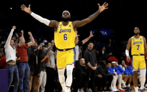 Lebron James diz que pode jogar por qualquer franquia