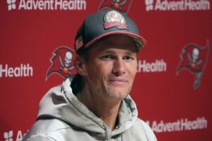 NFL: Tom Brady descarta retorno e revela planos futuros fora dos gramados