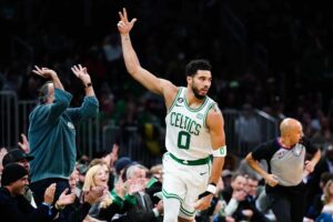 Em duelo dos 40 pontos, Tatum leva a melhor sobre Mitchell com vitória dos Celtics