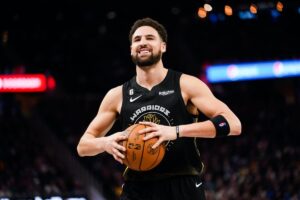 NBA: em duelo de Klay e Booker, Warriors levam a melhor sobre Suns
