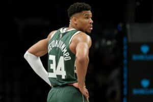 NBA: Bucks chegam a 50 vitórias e Giannis alcança marca histórica