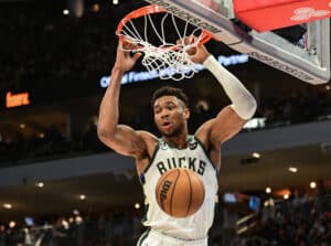 NBA: Giannis entra para a história dos Bucks em jogo com triplo-duplo