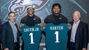 NFL: Philadelphia Eagles faz draft dos sonhos e se destaca por escolhas