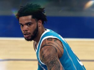 NBA suspende jogador por violência doméstica, mas ‘suaviza’ pena