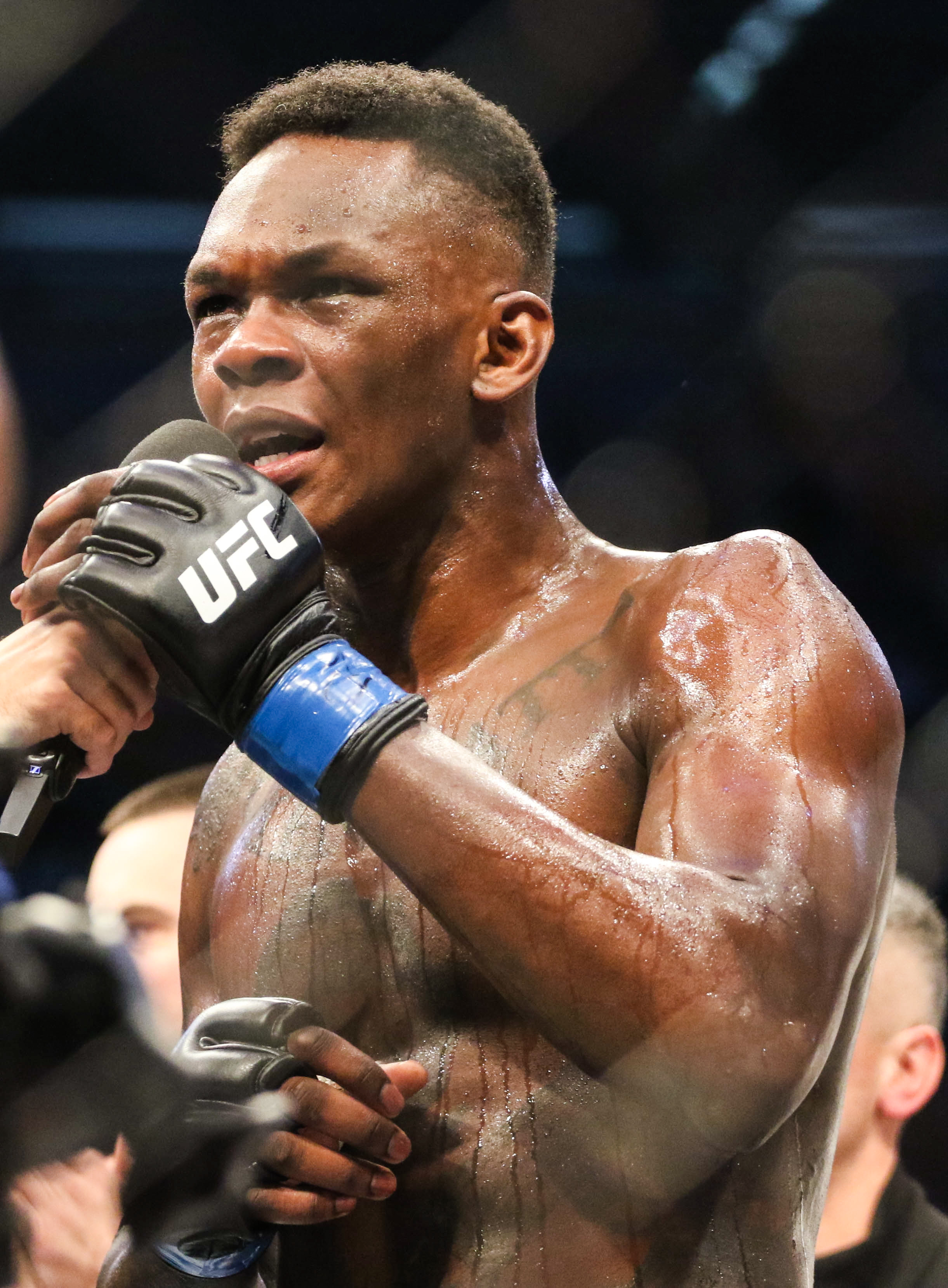 Lutador do UFC faz comentário racista e xenófobo contra Israel Adesanya