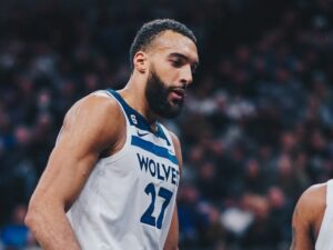 NBA: Gobert é suspenso por soco em colega antes de Timberwolves x Lakers