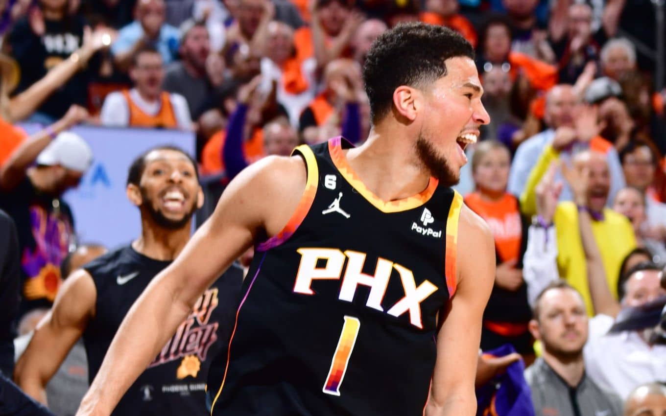 NBA: Devin Booker faz história nos Suns com jogo de 44 pontos