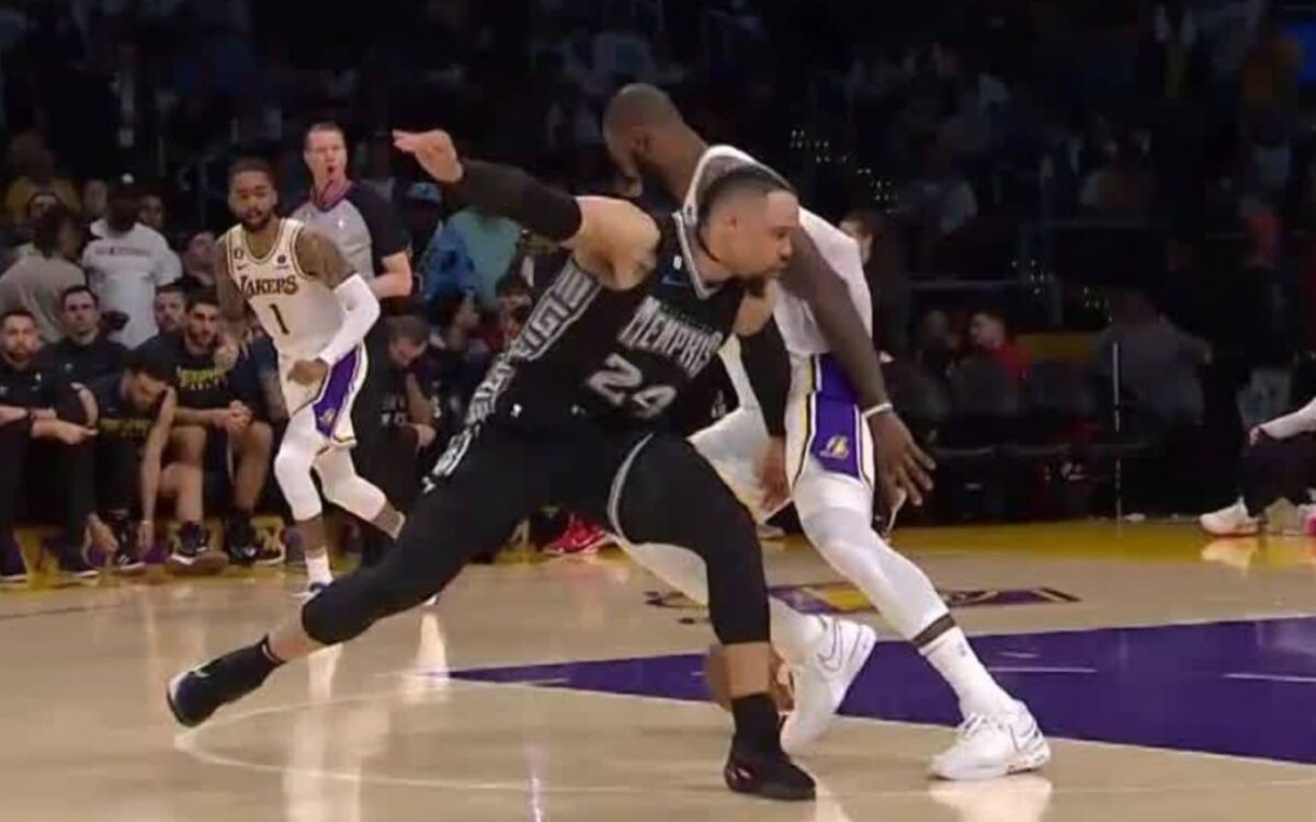 NBA revisa falta de Brooks em LeBron e toma decisão sobre Jogo 4