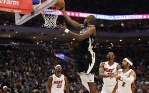 NBA: sem Giannis, Bucks quebram recorde, batem Heat e empatam a série