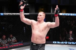 UFC Vegas 71: Sergei Pavlovich aplica nocaute brutal e vence na luta principal