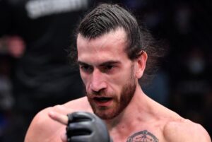 MMA: ‘McGregor brasileiro’ assina contrato com empresa rival do UFC